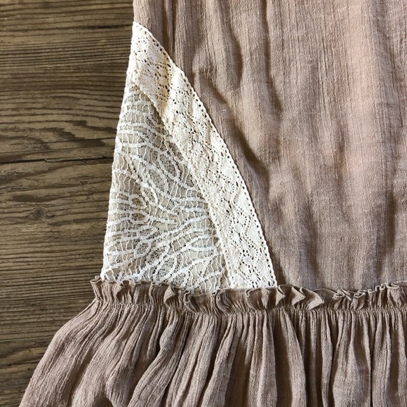 Boho tank top with button back and lace details - Picture 9 of 11